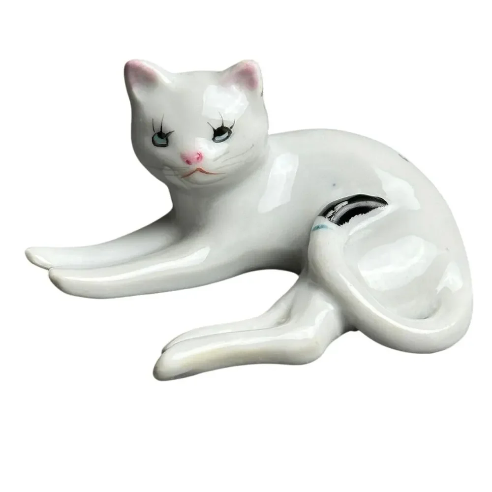 Vintage miniature white ceramic Persian Cat laying down reclined Japan 3” mini